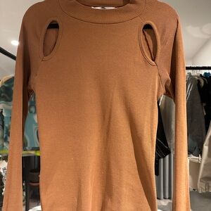 Alfinavron Tan Cut-Out Top